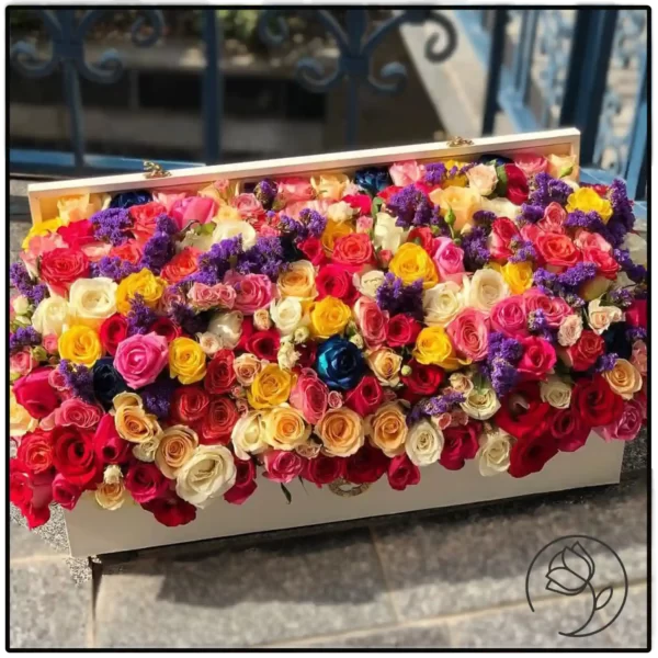 باکس گل رز رنگارنگ